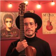 Soy una persona apasionada por mi trabajo. Guitarrista, cantante, compositor, arreglista y lider creativo. Me gusta trabajar en equipos donde todas las personas tienen un fin común. Tengo experiencia en montajes instrumentales y corales, como músico de se